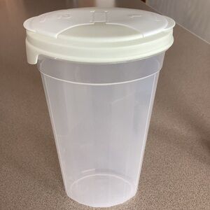 Rubbermaid Spaghetti Holder with Portion Control Lid